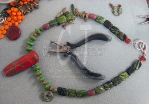 Zoisite and Ruby Cricket © Christina Jarmolinski