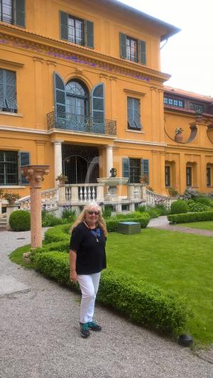 In the Lenbachhaus Gardens