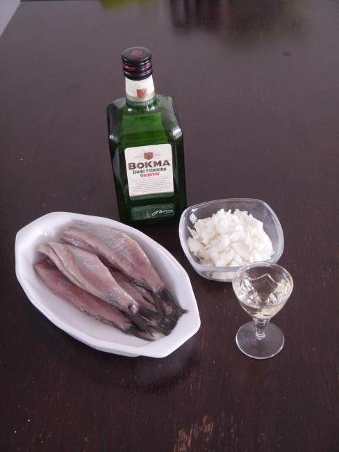 Soused Herring with onions and Genever photo by Rob de Koter in Holland