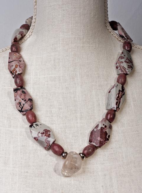 Dolomitian Marble with large crystal nugget by Christina Jarmolinski Dolomitian Marble with large crystal nugget by Christina Jarmolinski