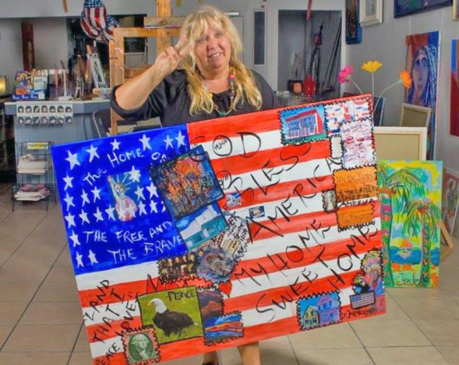Hommage an das liberale Amerika: Christina Jarmolinski, US-amerikanische Künstlerin mit Atelier in Tännesberg. Foto: privat  Hommage an das liberale Amerika: Christina Jarmolinski, US-amerikanische Künstlerin mit Atelier in Tännesberg. Foto: privat